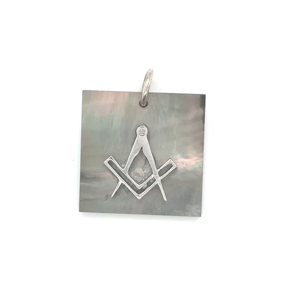 Pendentif en argent et nacre de Tahiti